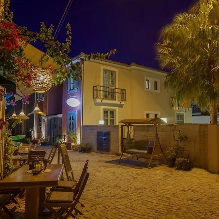 Calıa Alaçati Köyıçı Hotel *